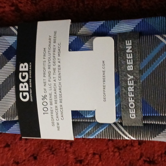 Geoffrey Beene Tie - Picture 2 of 2